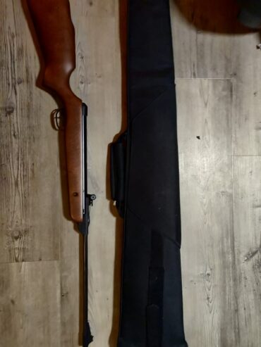 Gamo Mod.400 4,5 mm – incl. foudraal en enkele tientallen pellets. 