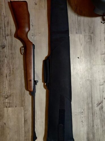 Gamo Mod.400 4,5 mm – incl. foudraal en enkele tientallen pellets. 